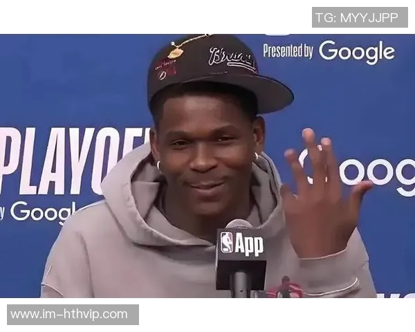 爱德华兹华丽突破拉杆换手上篮精彩得分引爆全场激情